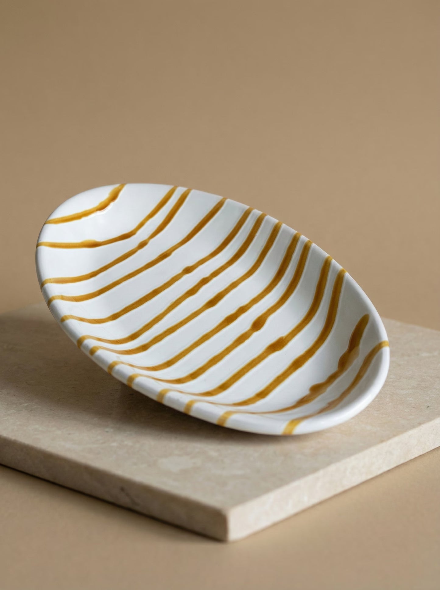 Serveerschaal Groot Striped Oker